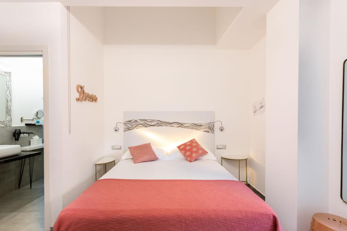 Little Square Arona Ξενοδοχείο Εξωτερικό φωτογραφία